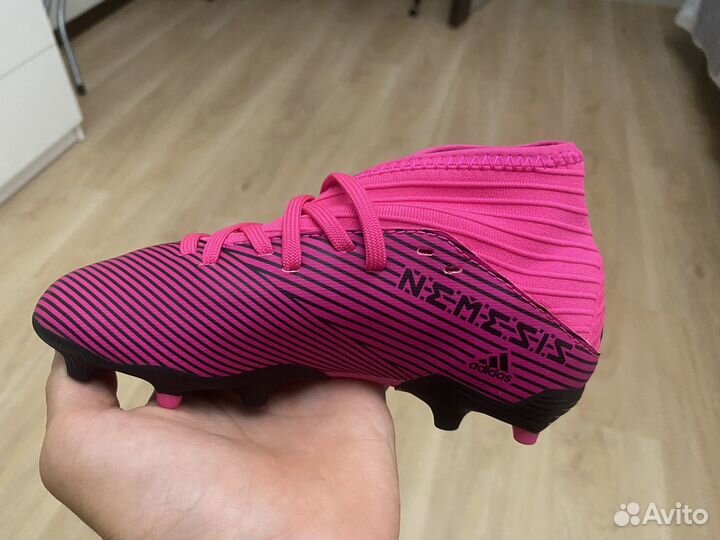 Детские футбольные бутсы