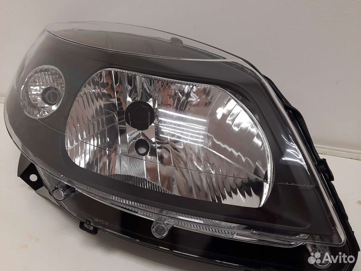 Фара правая Renault sandero