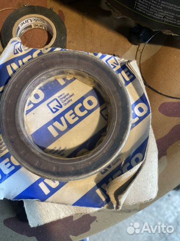 Сальник полуоси внутренний Ивеко Траккер 40102503