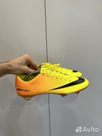 Футбольные бутсы Nike Mercurial