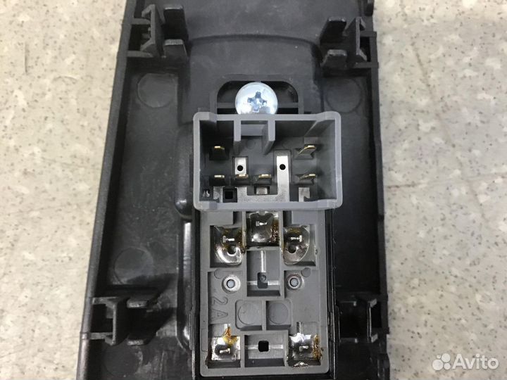 Кнопка стеклоподъемника Ssang Yong Kyron 2005