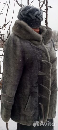Шуба мутоновая с капюшоном