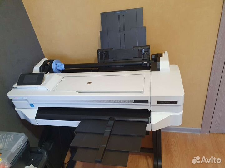 Широкоформатный принтер HP Designjet T525 24-in
