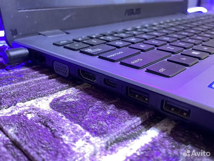 Ноутбук игровой Asus i7-8th/8/256/mx150 2gb