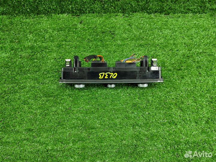 Блок управления климат-контролем Audi A3 8V