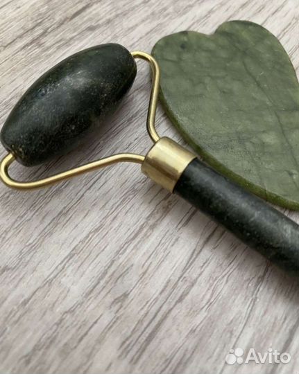 Скребок и роллер Гуаша