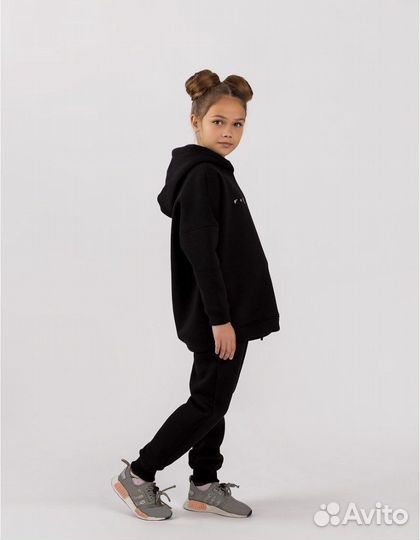Утеплённый спортивный костюм для девочки новый