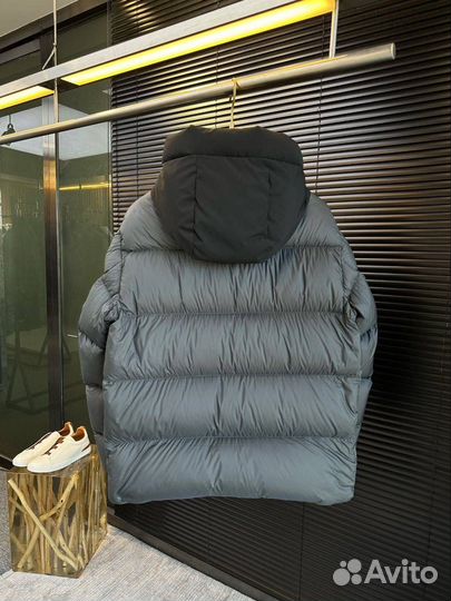 Пуховик Moncler madeira