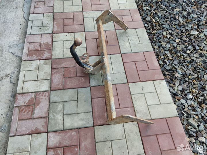 Продам фаркоп на Дастер