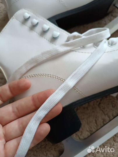 Коньки фигурные женские