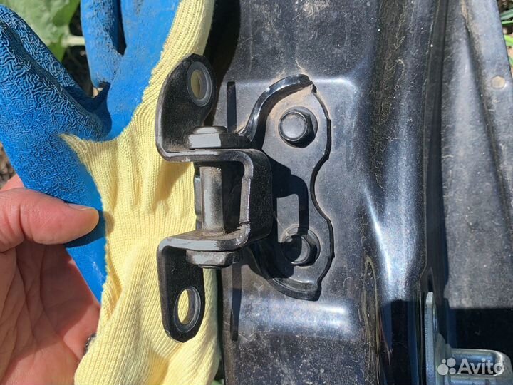 Петля задней правой двери Тойота Камри v50 v55
