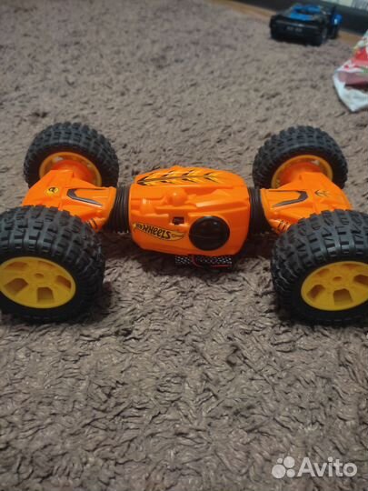 Машина на радиоуправлении hotwheels