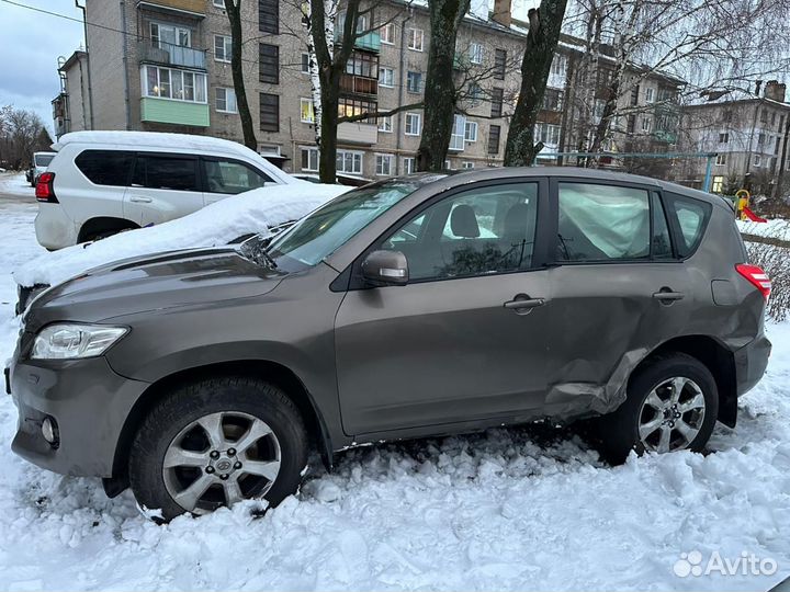 Toyota RAV4 2.0 AT, 2012, битый, 110 000 км