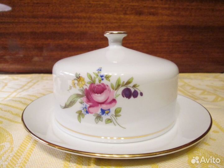 Посуда из столового сервиза Мейсенский букет