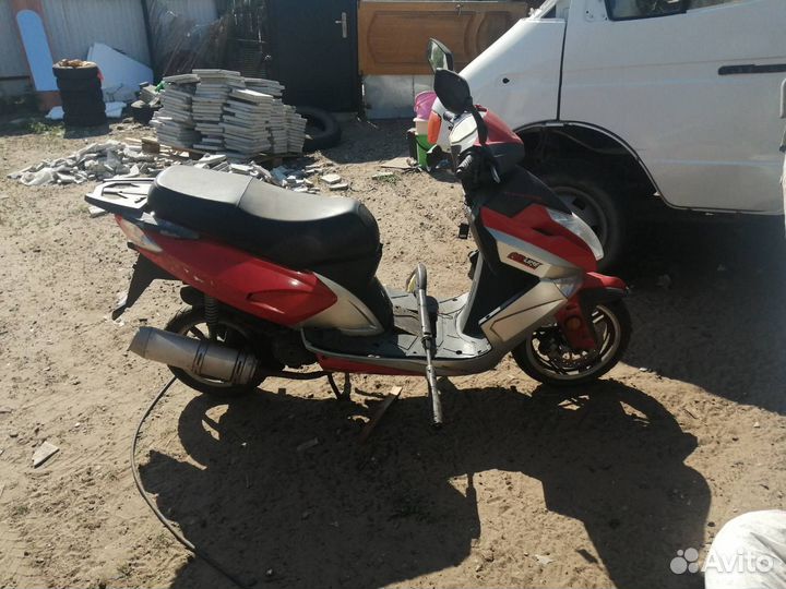 Продам скутер 80