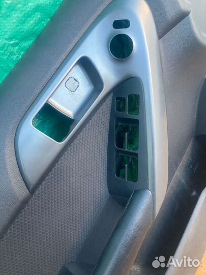 Обшивка двери передней левой Kia Cerato 2009-2013