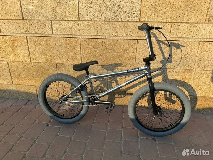 Велосипед новый BMX R20 трюковой