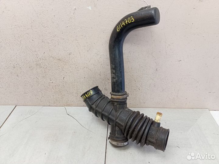 Патрубок воздушного фильтра