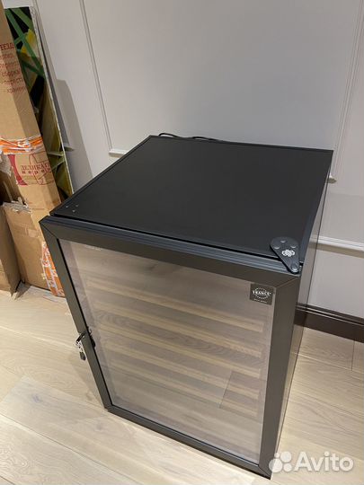 Винный шкаф evrocave V-prem-S Франция