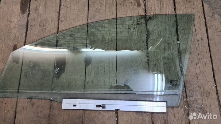 Стекло передней левой двери Опель Вектра С