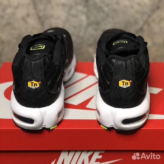 Новые Nike Air Max Plus 8-12.5 us