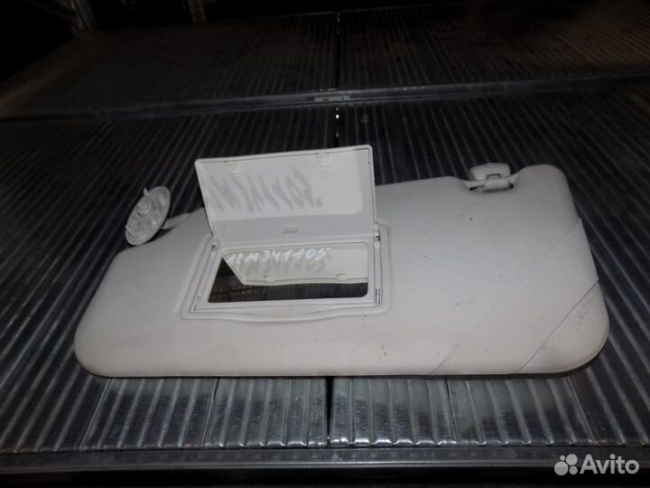 Козырек солнцезащитный (внутри) Focus III 2011