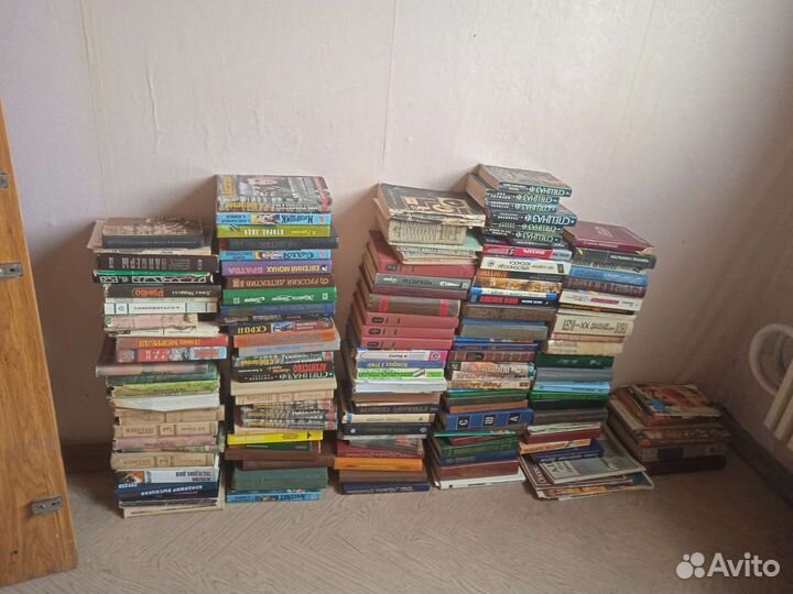 Елочные игрушки,книги