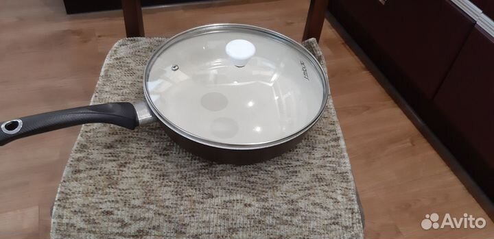 Сковорода с антипригарным покрытием