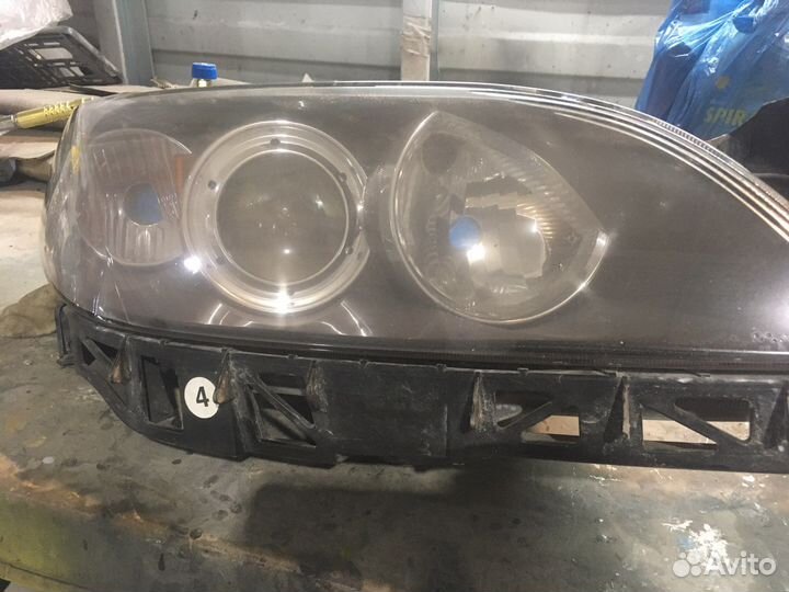 Передняя правая фара Мазда 3
