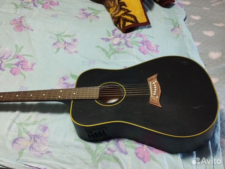 Акустическая гитара