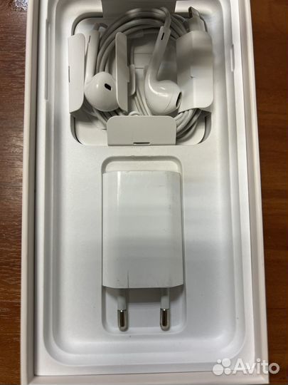 iPhone 8 Plus, 64 ГБ