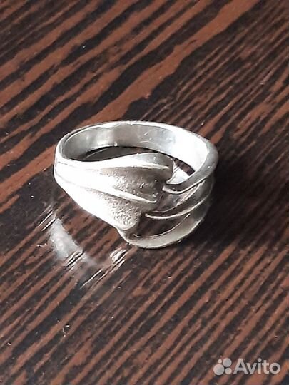 Серебряное кольцо