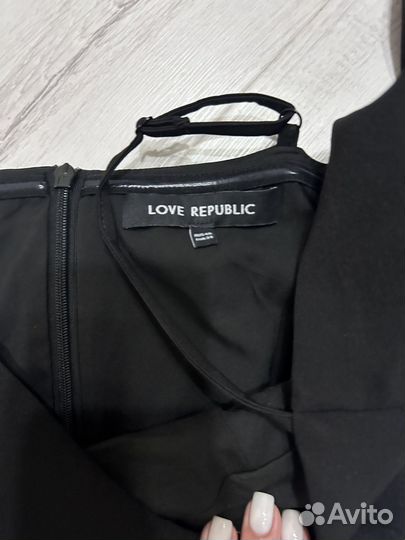 Платье вечернее длинное с открытыми плечами