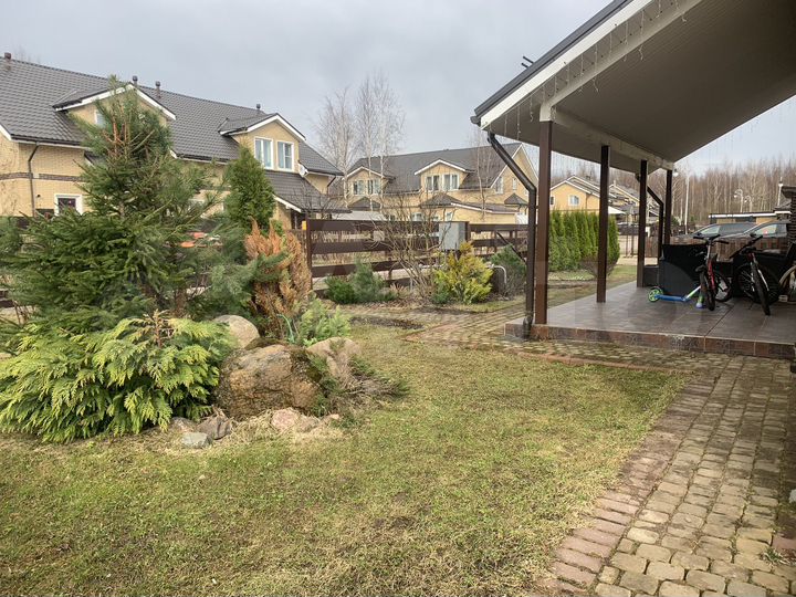 Таунхаус 140 м² на участке 5,5 сот.