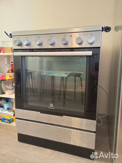 Электроплита с духовкой Б/У