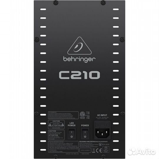 Активная акустическая система Behringer C210