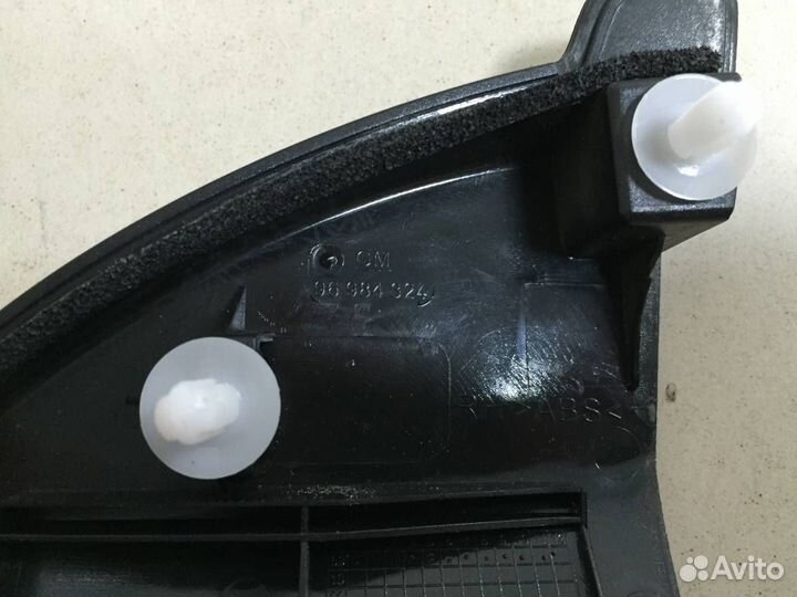 Крышка зеркала внутренняя правая Chevrolet Cruze J