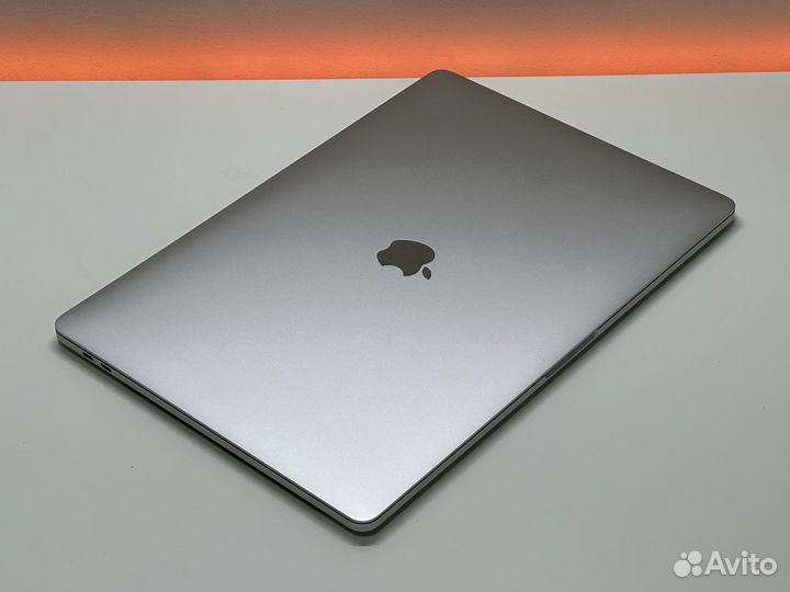 Топовый MacBook Pro 15 2019 i9/32/512/2 видео