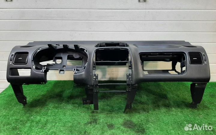 Торпедо Mitsubishi Space Star 2002