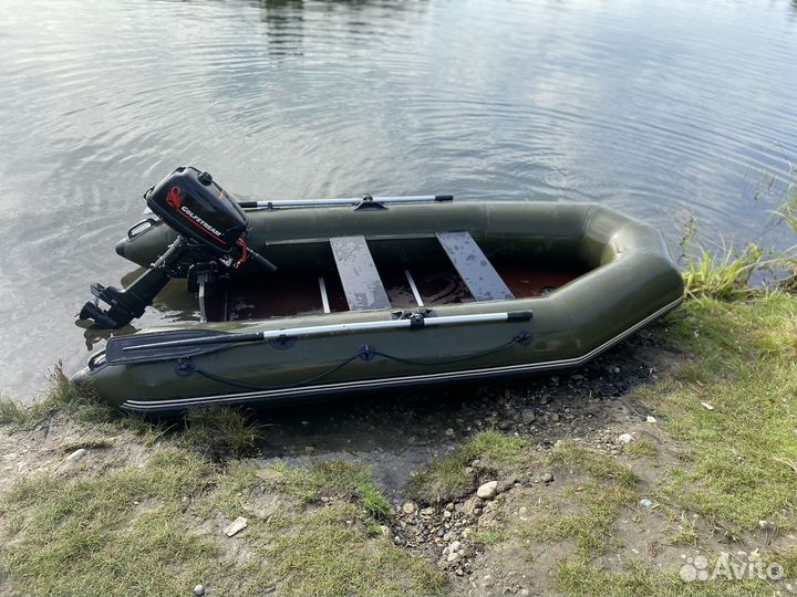 Продам комплект лодка пвх 300 киль и мотор 5 лс
