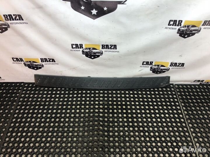 Накладка заднего бампера Mitsubishi Pajero