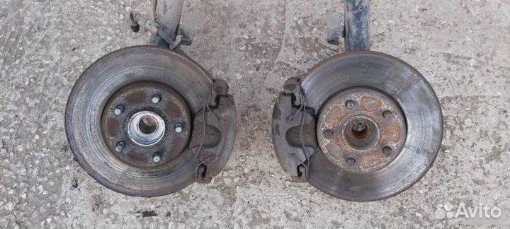 Суппорт передний левый Ford Focus 2