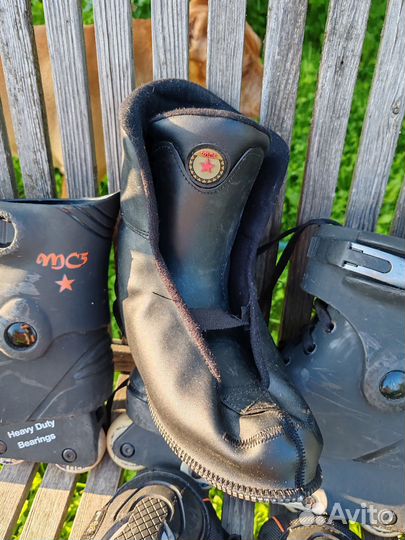 Роликовые коньки с полным комплектом защиты