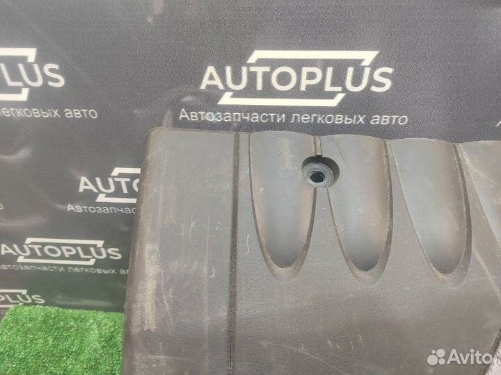 Декоративная накладка двигателя Mitsubishi