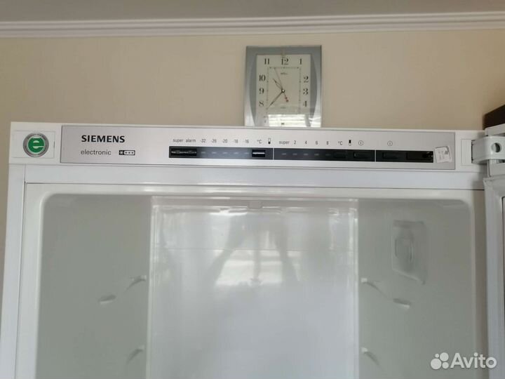 Холодильник Siemens