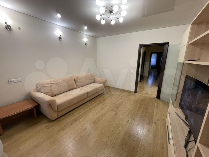 3-к. квартира, 87 м², 1/9 эт.