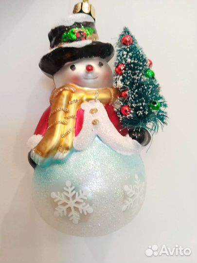 Новогодние стеклянные елочные игрушки