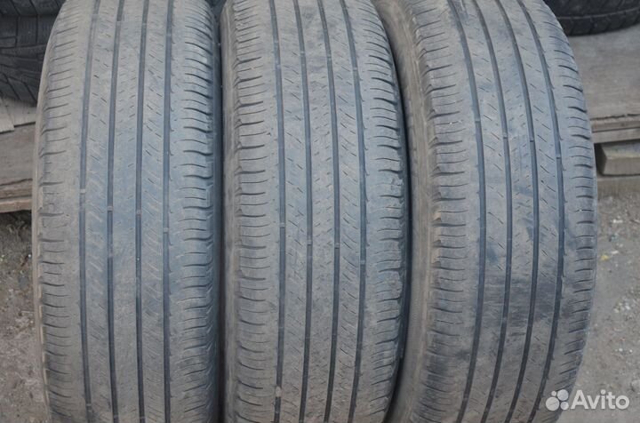 Michelin Latitude Tour HP 215/70 R16