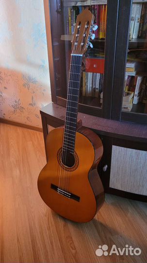 Классическая гитара yamaha c40