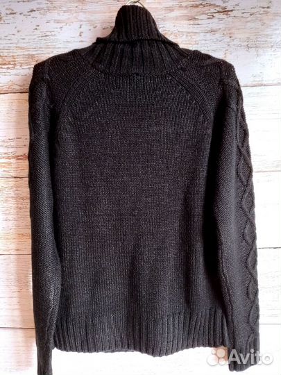Красивый зимний свитер, размер L